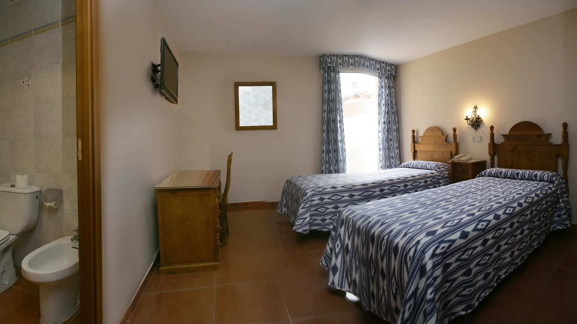 Отель Rvhotels Mar De Tossa Тосса-де-Мар